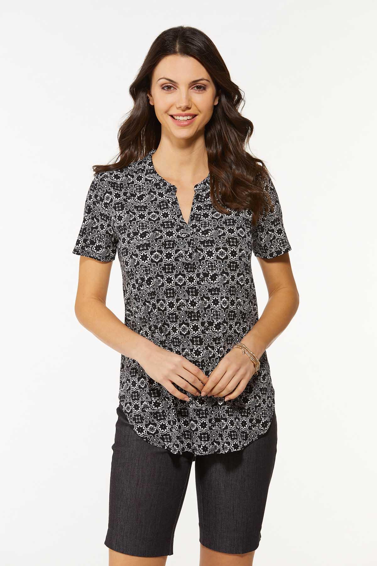 Contrast Medallion Pullover Top
