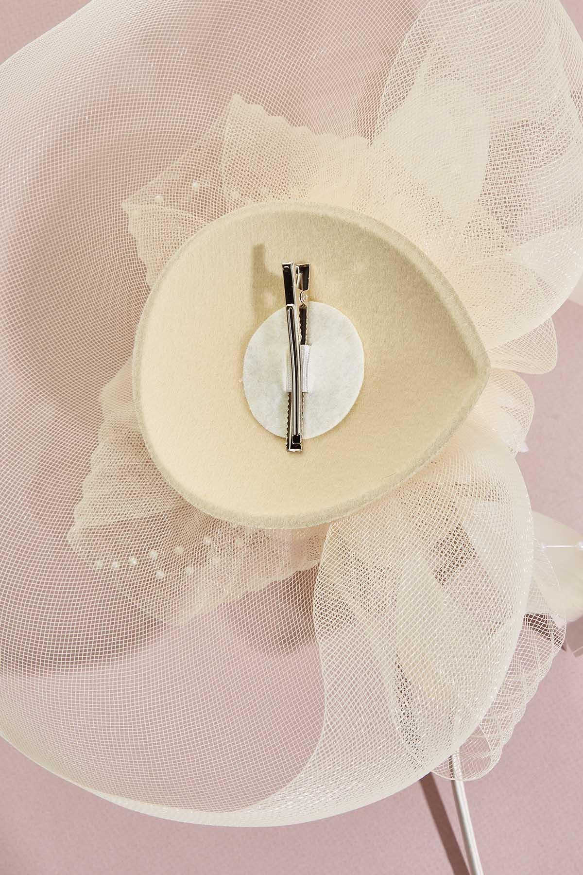 Cato Fashions | Cato Ivory Chiffon Flower Feather Fascinator